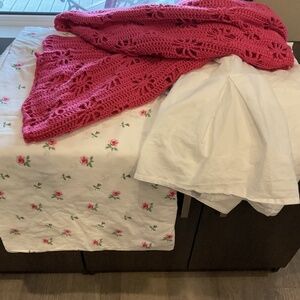 Pretty floral bedding $40